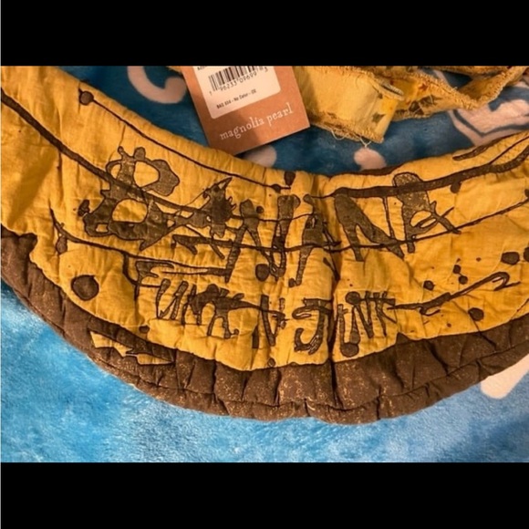 Magnolia Pearl Banana bag.    So cool - Picture 7 of 7